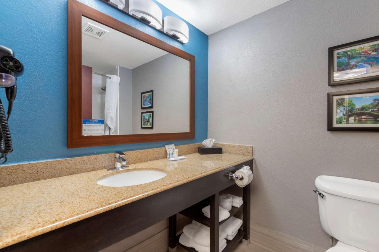 Comfort Inn & Suites Near Medical Center San Antonio Bagian luar foto
